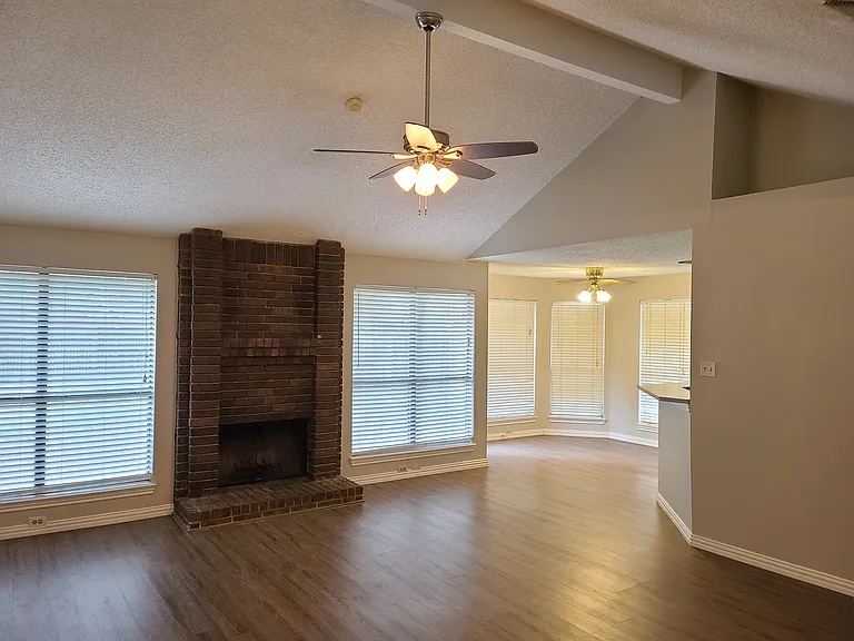 4735 Hollow Tree Dr — Photo 4