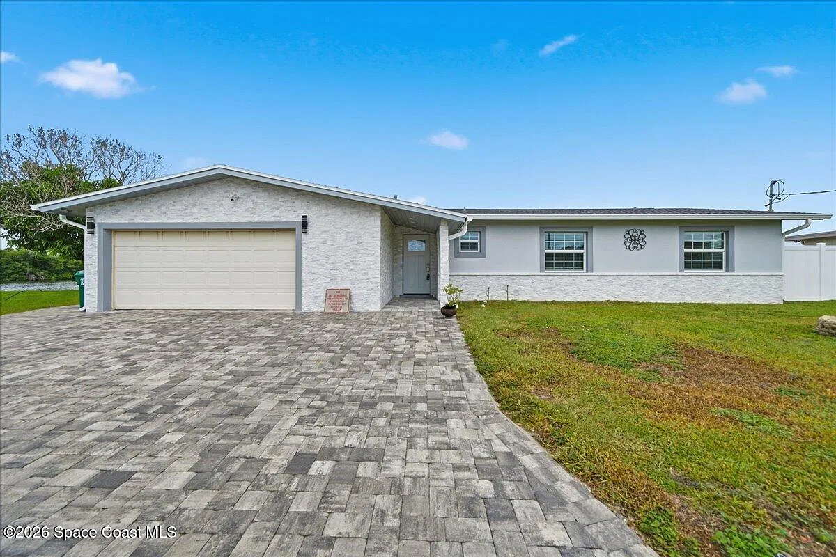 4 bed, 3.5 bath, 1752 sqft, $5,500 — Photo 2