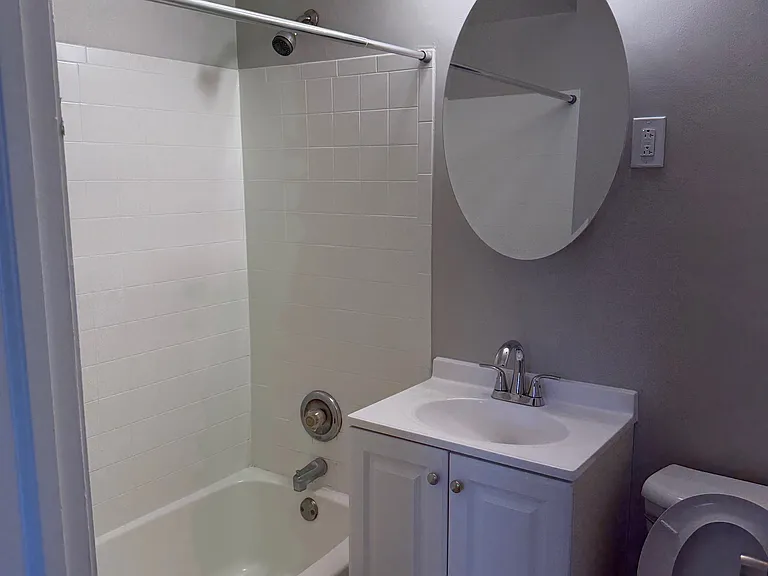 5500 S Madison St #17 — Photo 2