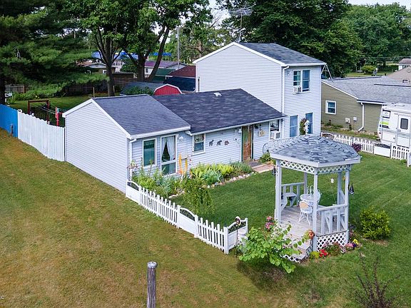 5th image of 250 Ivason Dr