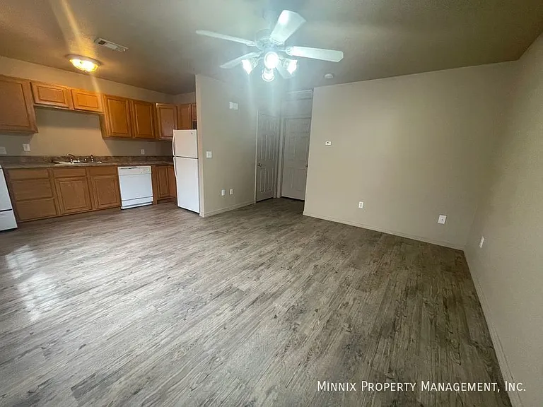 2803 Mable Dr #4 — Photo 9