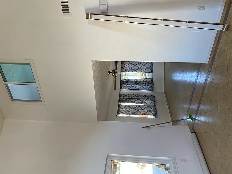 Electra Ct — Photo 3