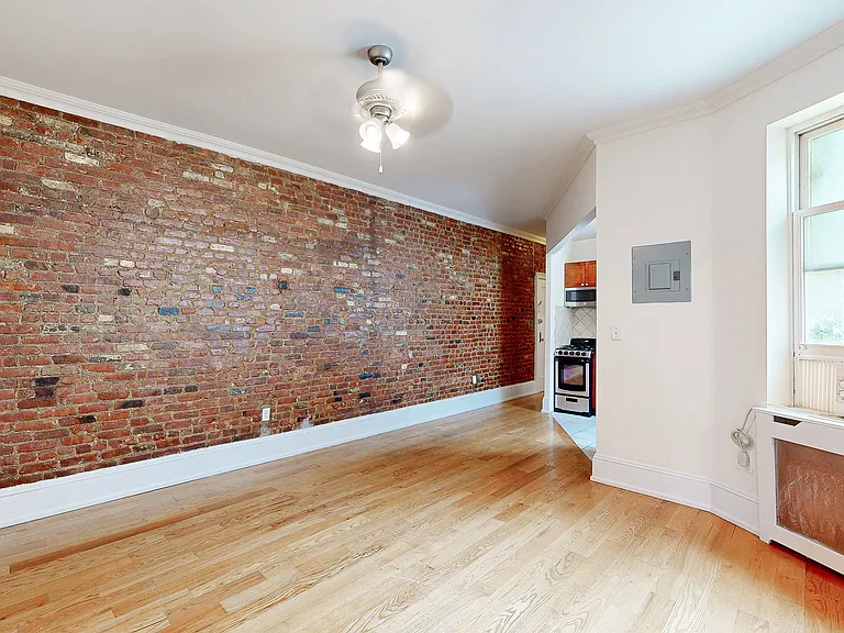 312 W 48th St #22 — Photo 3