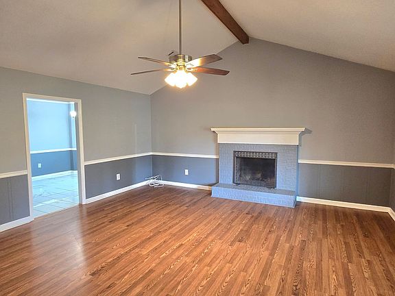 3rd image of 2806 Pepperdine Dr