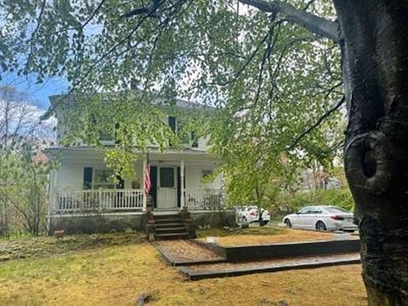 5th image of 231 Winter St
