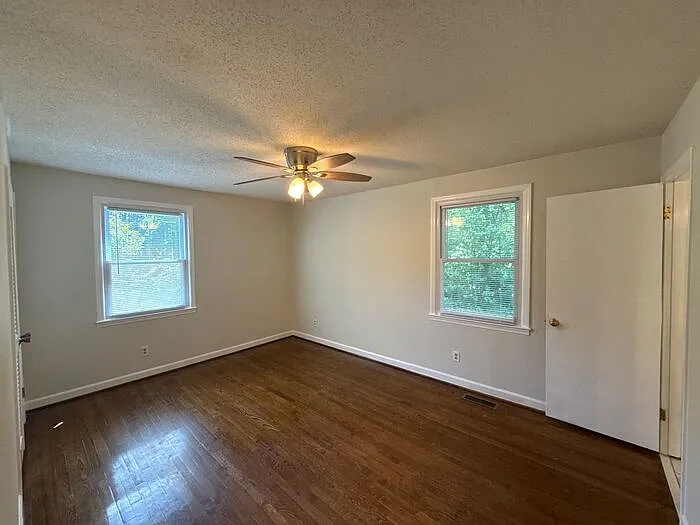 5710 Charing Pl — Photo 11