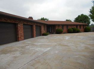 2074 Glen Dale Heights Rd, Glen Dale, WV 26038