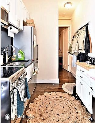 2nd image of 338 W 17th St #1D