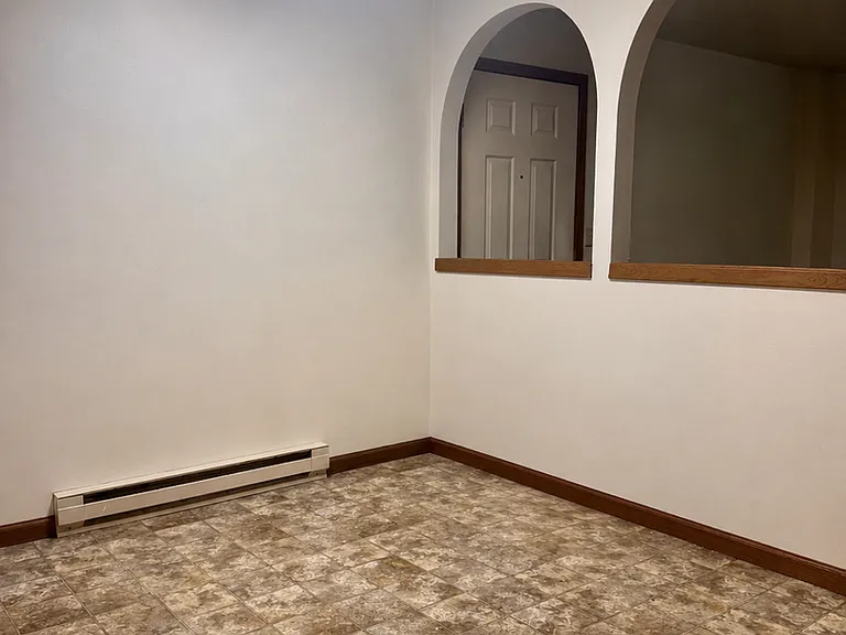 927 Briar Ln — Photo 13