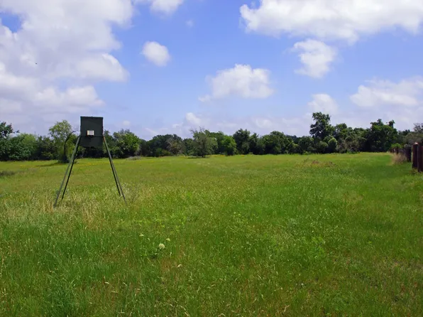 244 Apache Springs Rd, Briggs, TX 78608