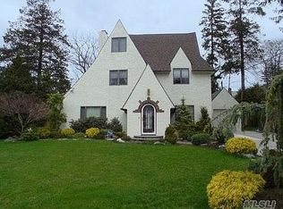 4 Ascot Rdg, Great Neck, NY 11021