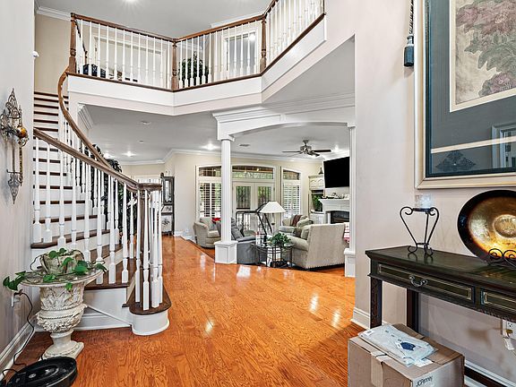 4th image of 420 Goode Ln