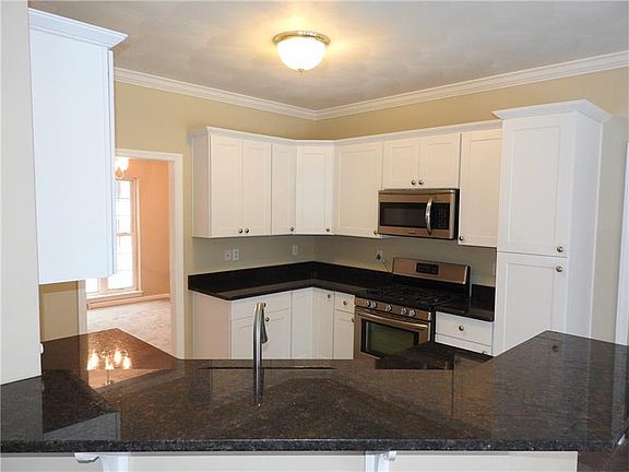 4th image of 137 Whitfield Dr