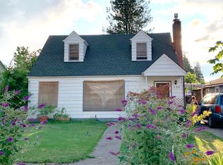 725 S 2nd St, Cottage Grove, OR 97424