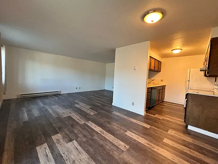 836 E Washington St — Photo 2