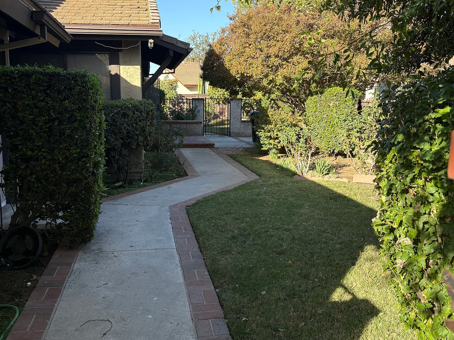 3 bed, 1128 sqft, $3,500 — Photo 2