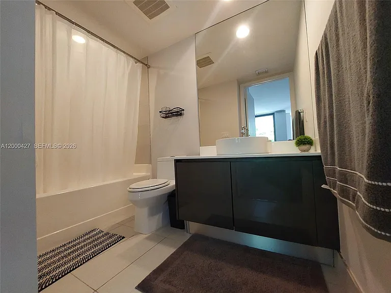 31 SE 6th St #403 — Photo 9