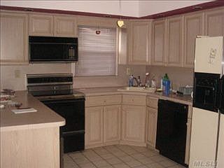 1st image of 14 Beechwood Dr