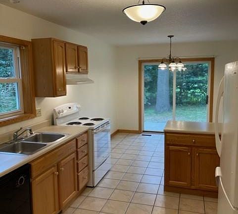 4th image of 2261 Joshua St