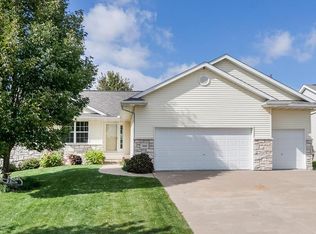 3414 Prairie Creek Rd SW, Cedar Rapids, IA 52404
