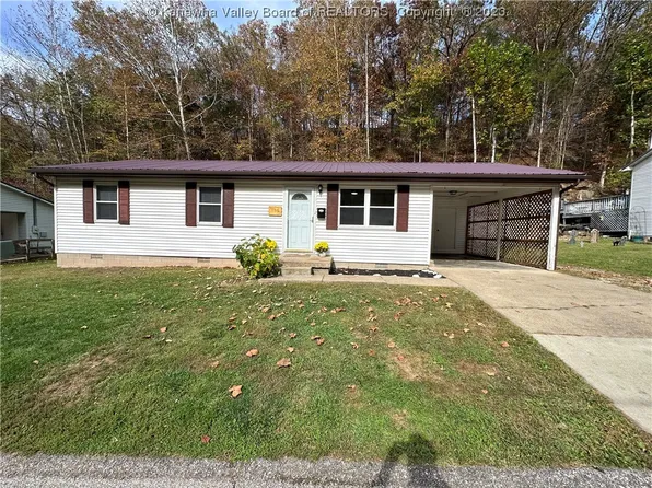 135 Valley Dr, Ripley, WV 25271
