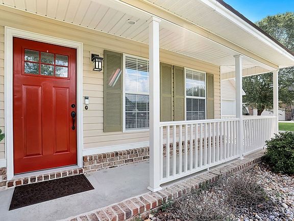 3rd image of 124 Jamestown Drive