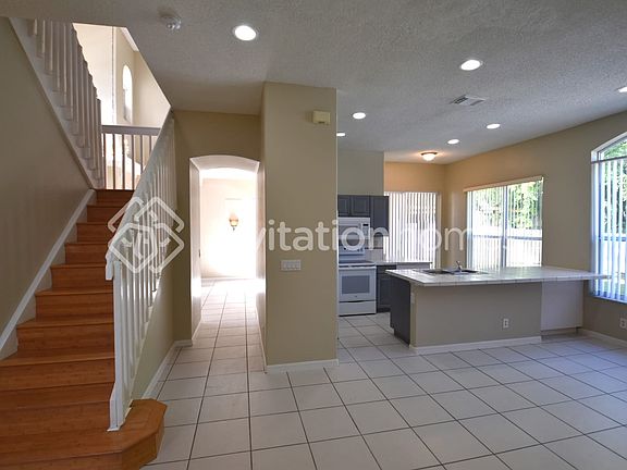4th image of 4891 SW 35th Ter