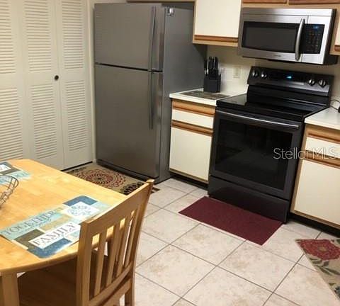2nd image of 3013 Clubview Dr #2