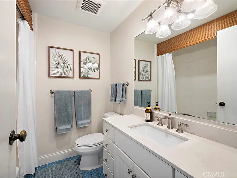 34 Blue Lagoon — Photo 16