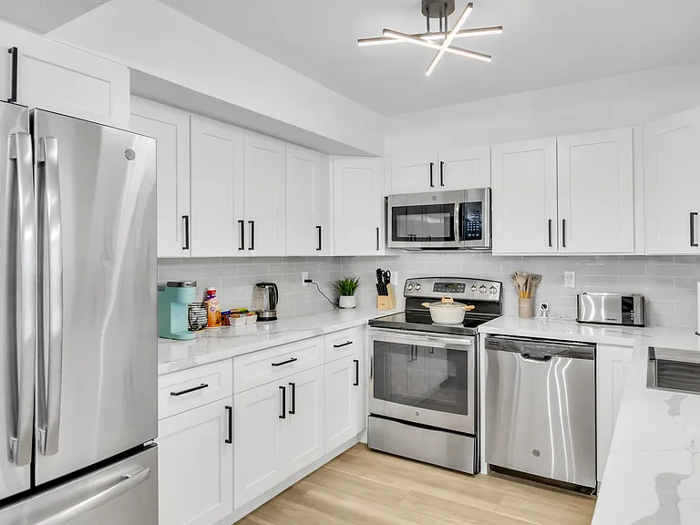 3930 University Center Dr — Photo 15