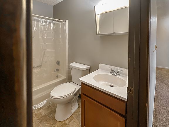 5th image of 408 E Dawn St #5