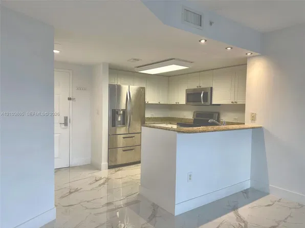 19501 W Country Club Dr, Aventura, FL
