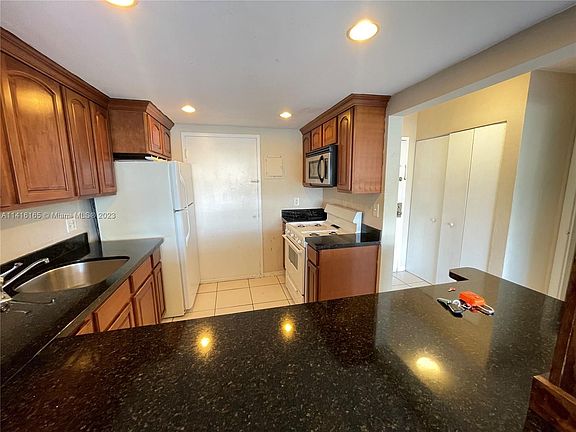 3rd image of 2175 NE 170th St APT 309