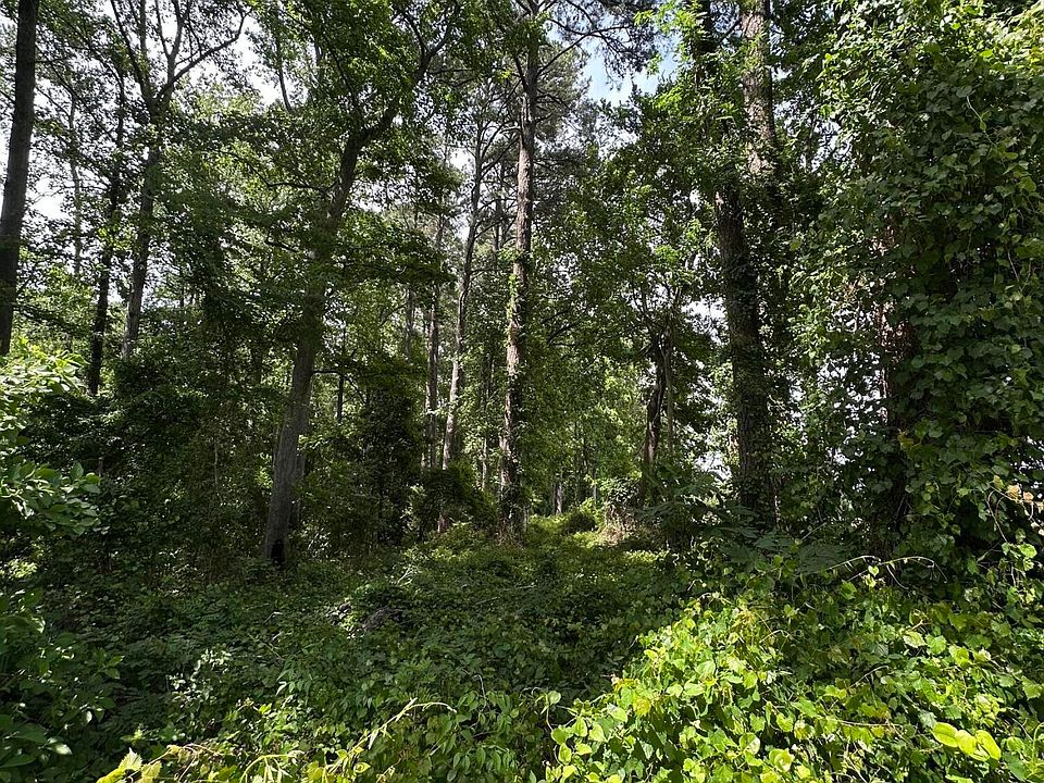 1st image of 403 Longwood Drive