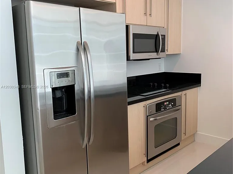 1111 SW 1st Ave #1815 — Photo 6