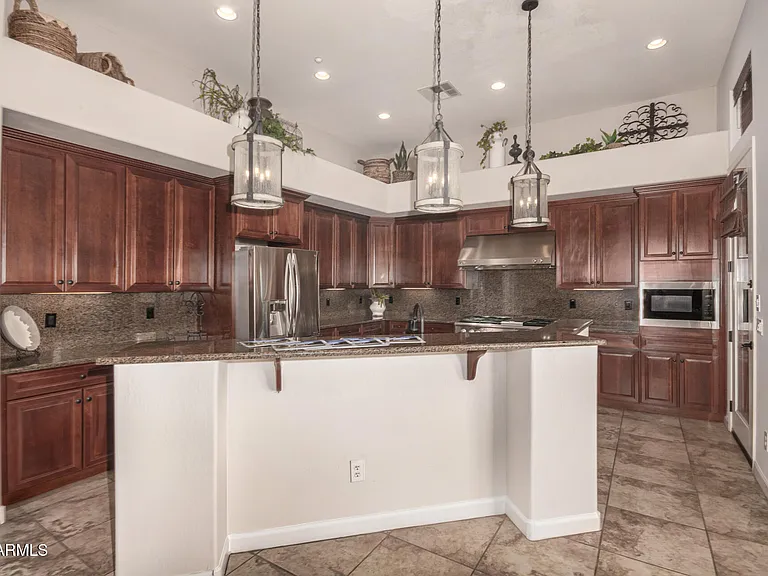 9246 W Molly Ln — Photo 18