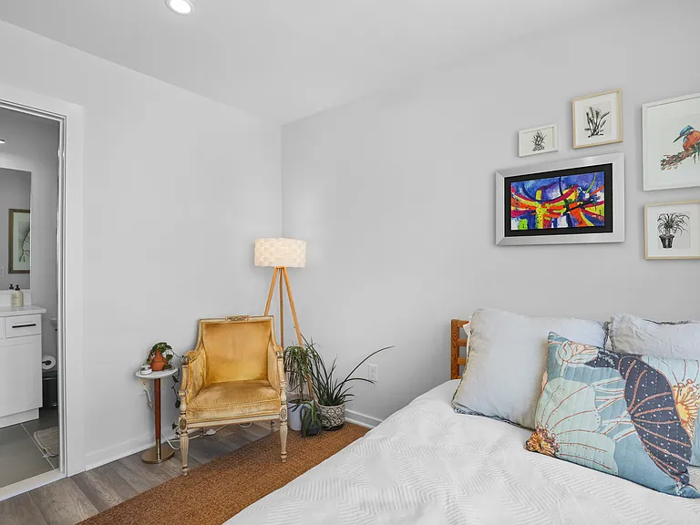 2612 University Pl NW #6 — Photo 19