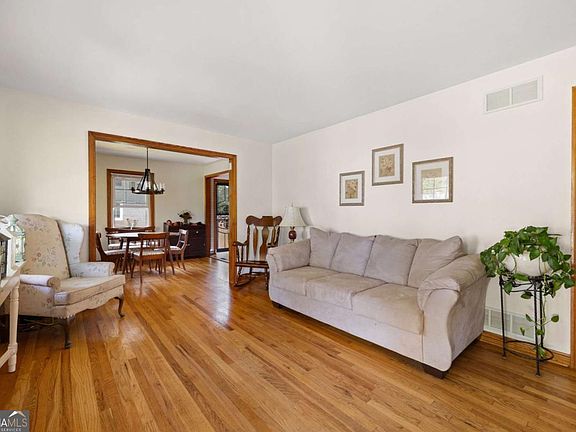 5th image of 3366 Woodview Dr SE