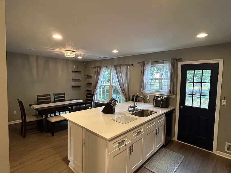 448 Saint Giles Ct — Photo 8