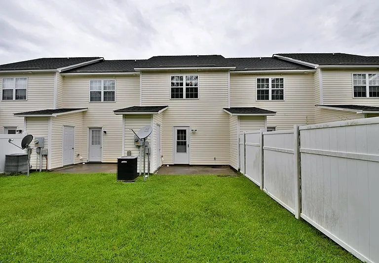 104 Streamwood Dr — Photo 26