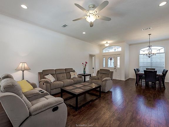 3rd image of 308 Bernburg Ln