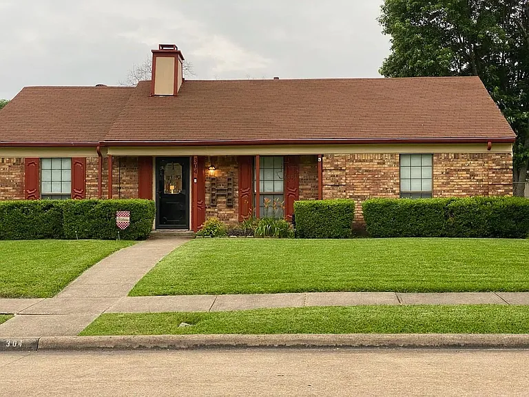 304 Ripplewood Dr — Photo 1
