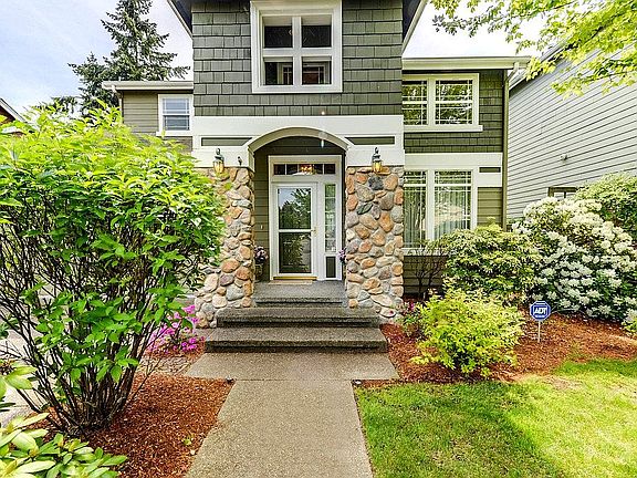 4th image of 4507 NE 5th St