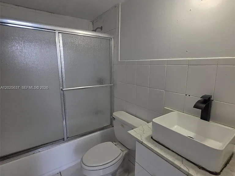 5050 NW 7th St #610 — Photo 20