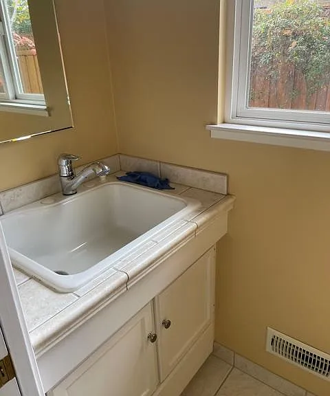 125 Lansberry Ct — Photo 9