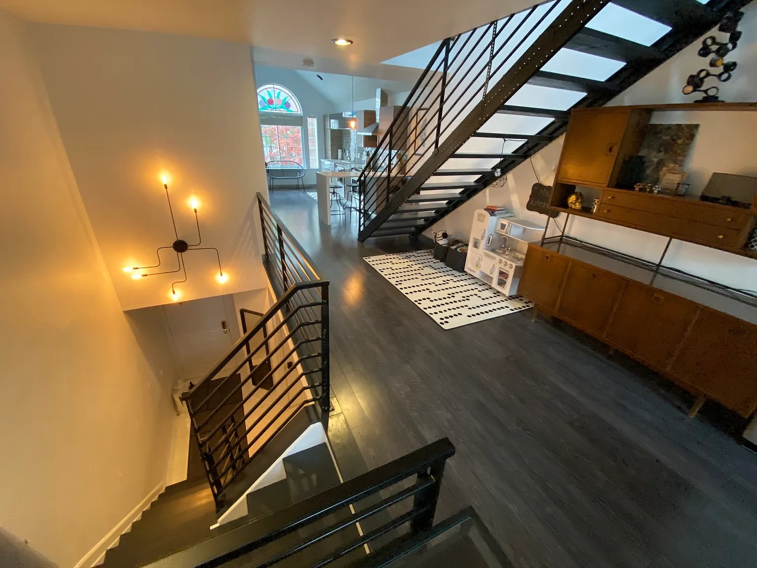 2 bed, 2.5 bath, 2000 sqft, $3,500 — Photo 4