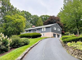 1040 Barclay St, Niles, OH 44446