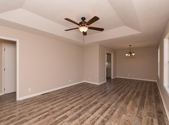 3rd image of 3419 Oak Lawn Dr