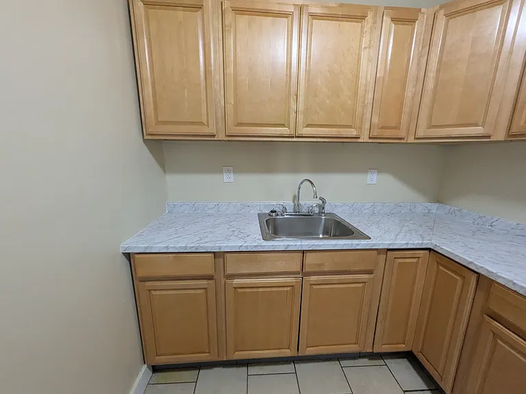 564 Howard Ave #2 — Photo 2