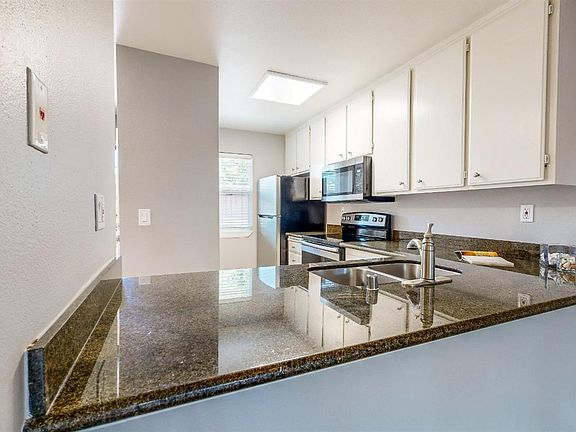 4th image of 1702 Glenbrook Drive #A